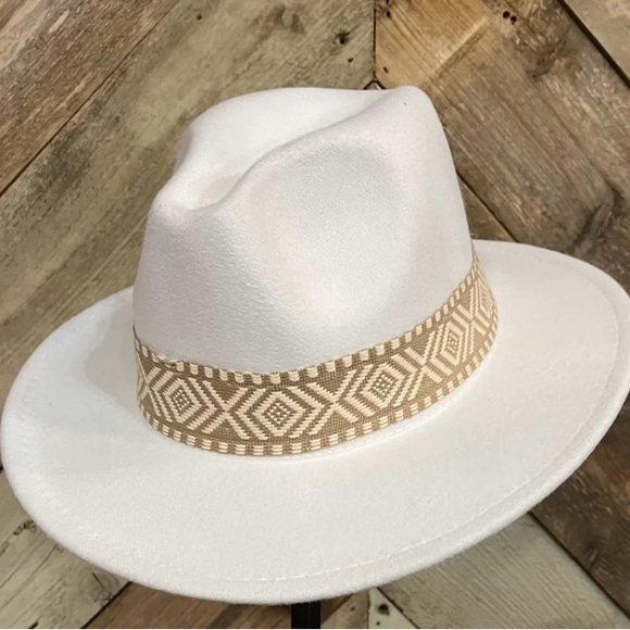 Fedora Accessories - NWT Cream Fedora with Tan Aztec Band